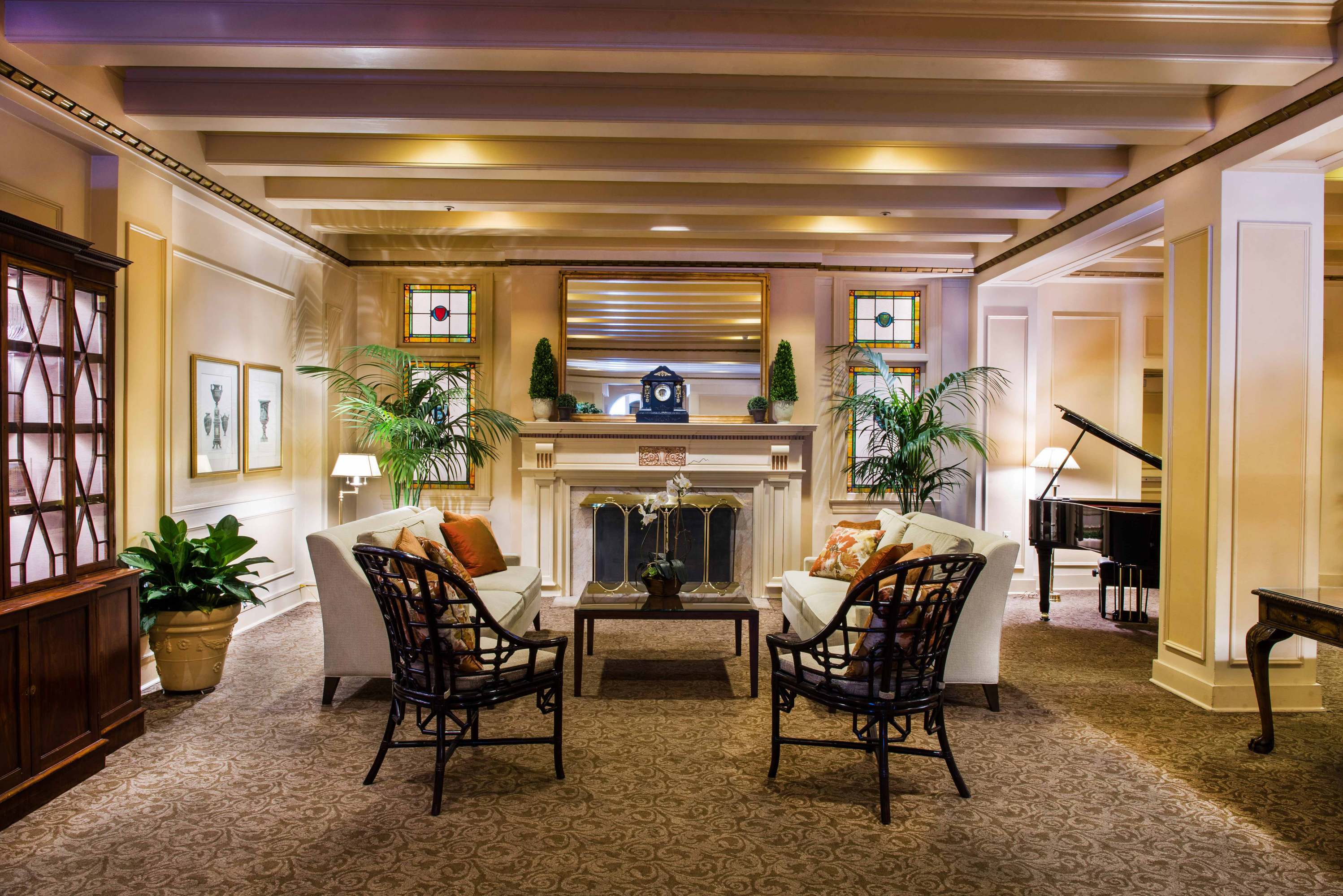 Mayflower Park Hotel — photo