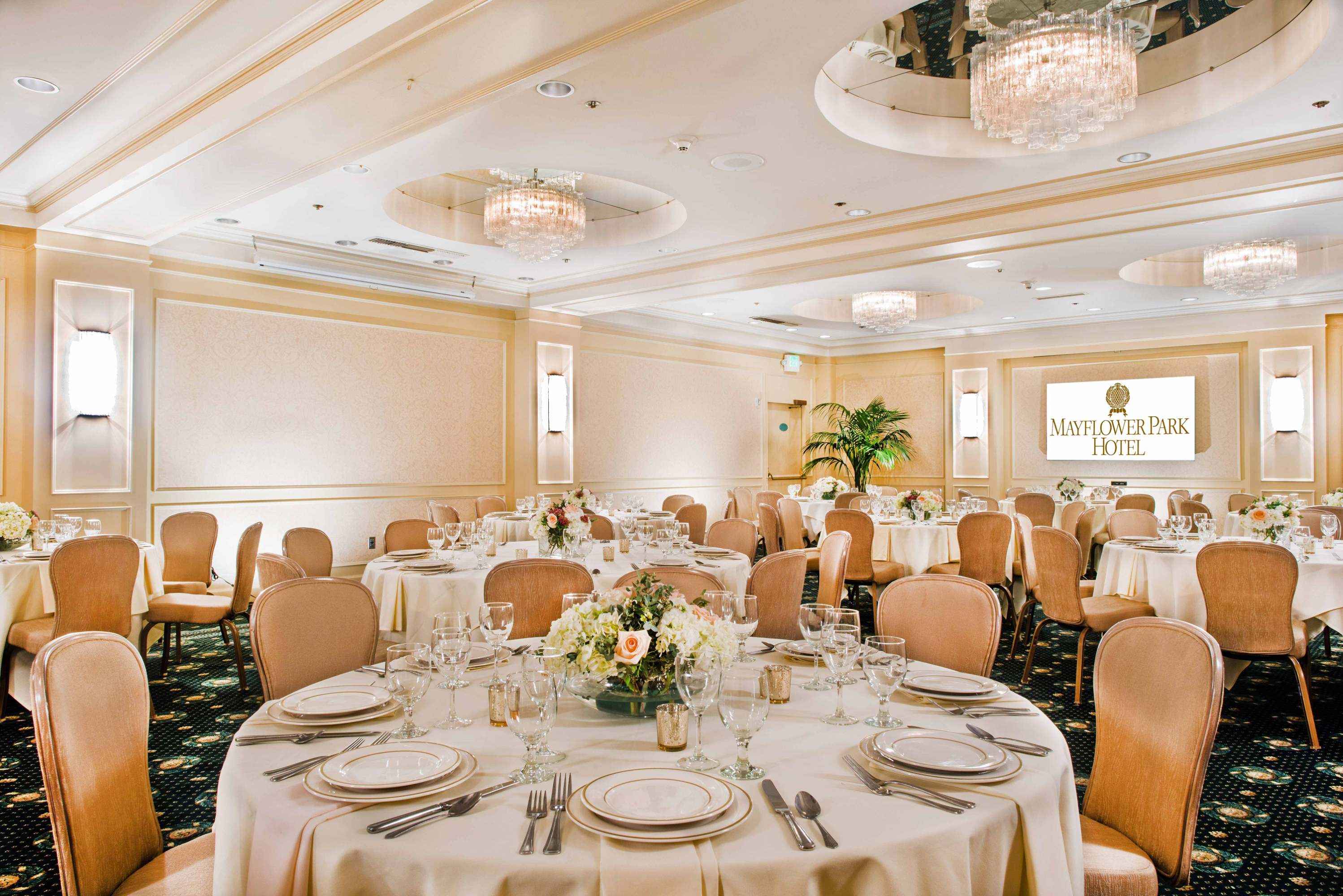 Mayflower Park Hotel — photo