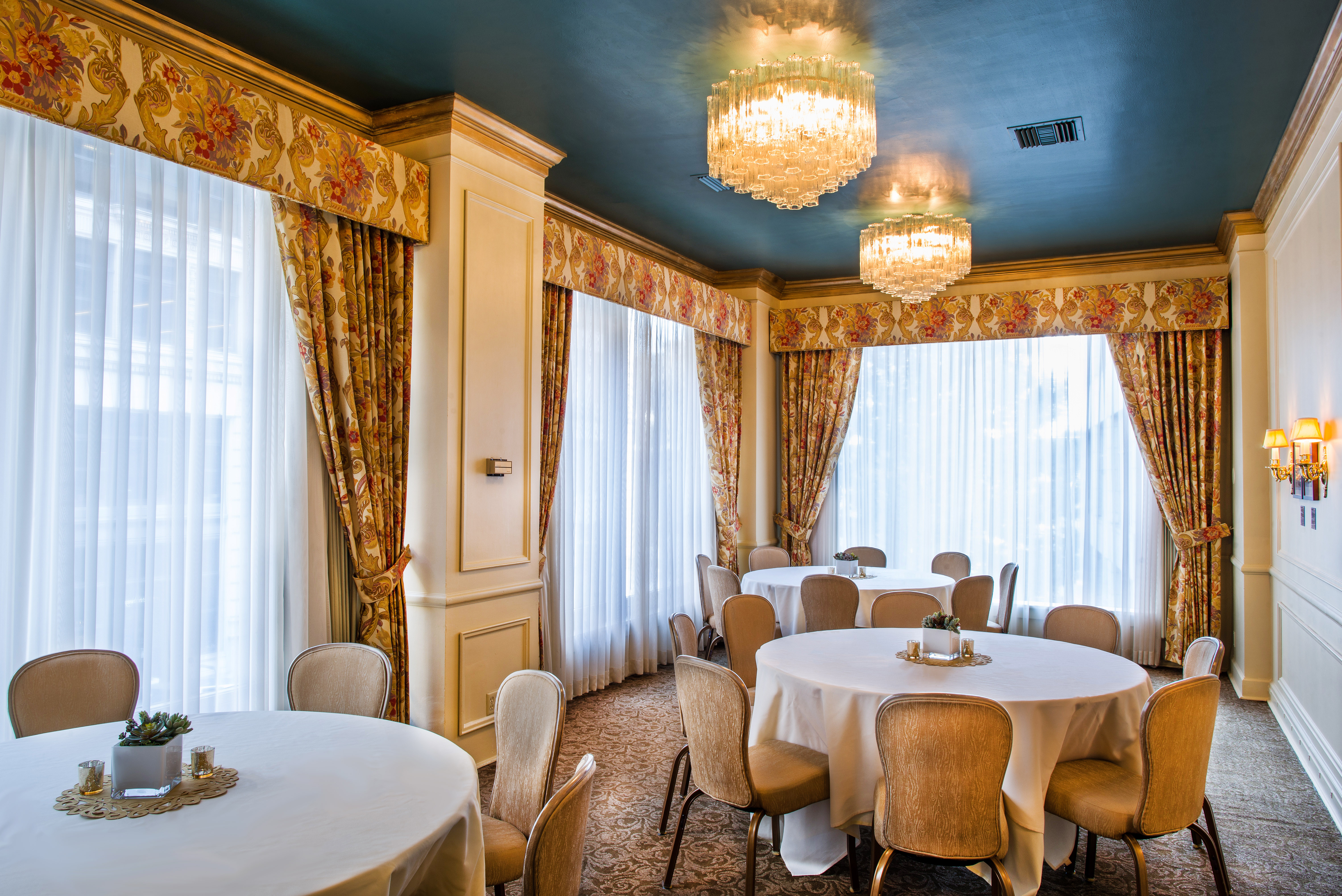 Mayflower Park Hotel — photo